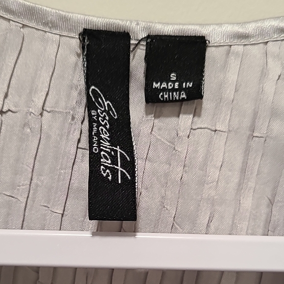 Elegant Silver Women's Top - Picture 2 of 4